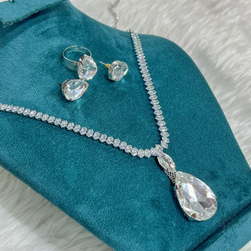 AD with glass stones necklace sets