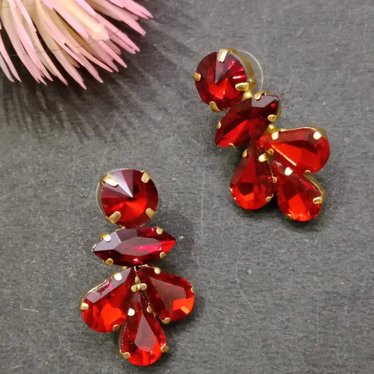 Stud glass stones earrings