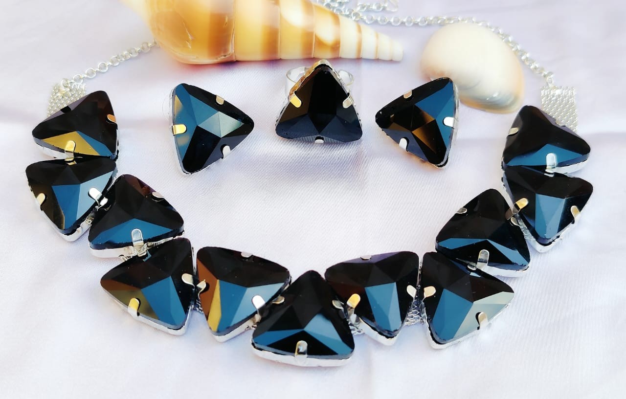 Black Triangle shape necklace sets | Online shopping for Glass stones necklace